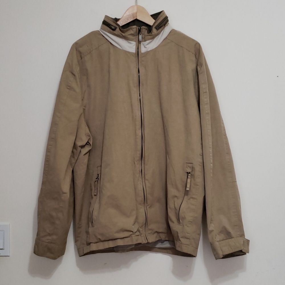 Perry Ellis Men's Lightweight Windbreaker Jacket